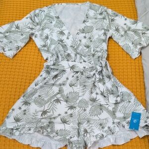 Cupshe Leaf Print Wrap Romper